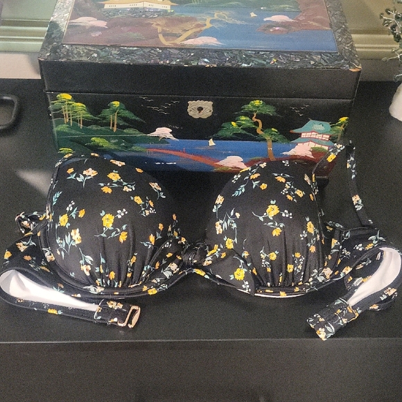 Shade & Shore Other - 34C Floral Black Bikini with Yellow Accents